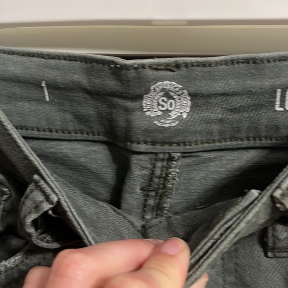 Green Low-Rise Jeggings - Picture 2 of 4